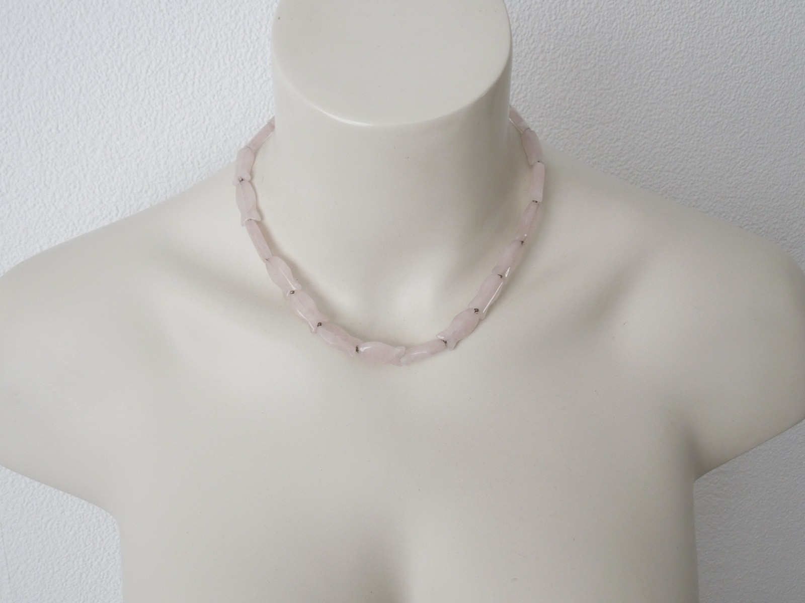 Vintage Necklace Collier Rose Quartz Pink Fish Elements 36.3 G/45 Cm