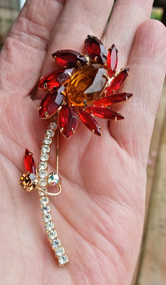D&E Juliana Verfified Rhinestone flower brooch