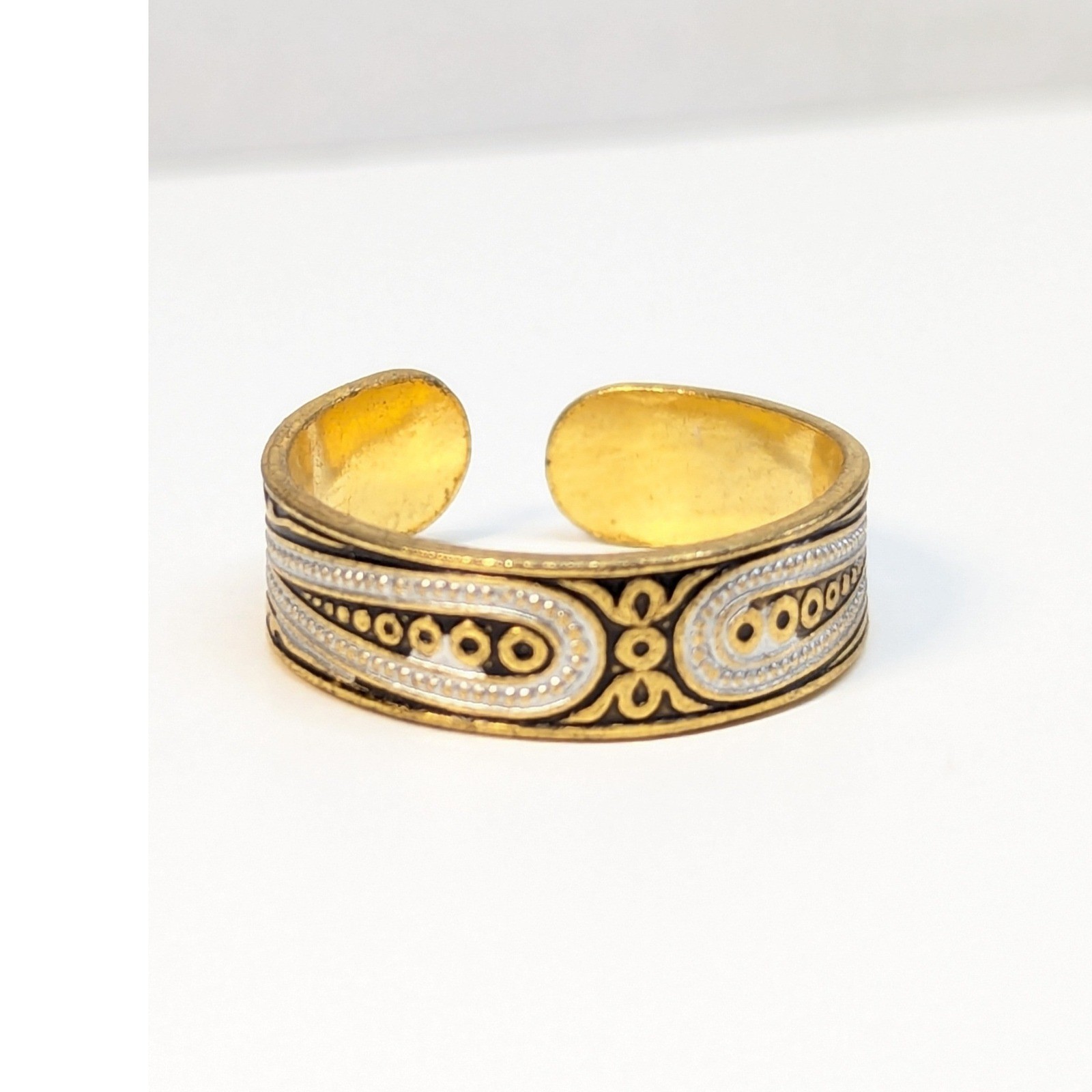 Vintage New Damascene Style Ring Band Size 7 Gold Silver Black Etched Scrollwork