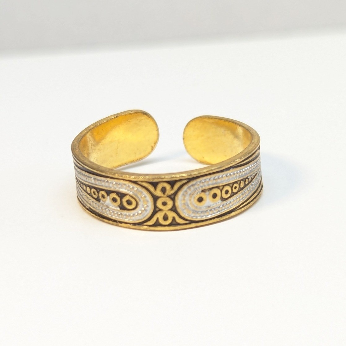 Vintage New Damascene Style Ring Band Size 7 Gold Silver Black Etched Scrollwork