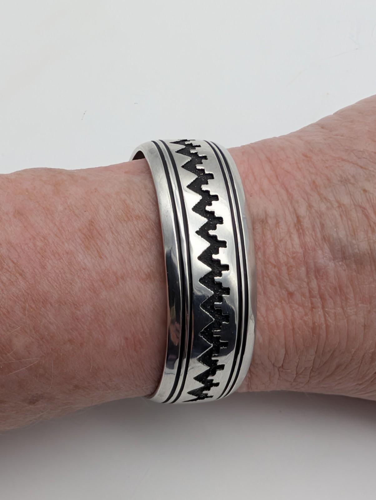 Vintage Navajo Tommy Singer Handmade Sterling Silver Cuff Bracelet Stacker Sz 6½