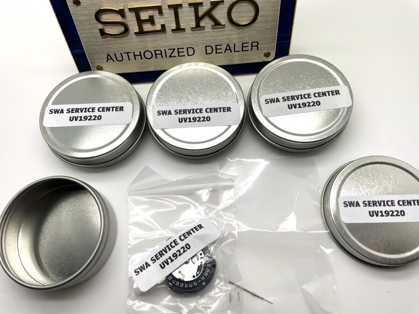 NEW SEIKO V19220 ONE EACH SOLAR CHRONOGRAPH WATCH MOVEMENT