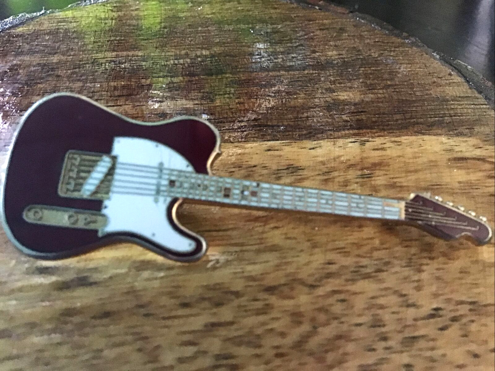 MINIATURE GUITAR PIN BY FUTURE PRIMITIVE U.S.A. *COLLECTIBLE
