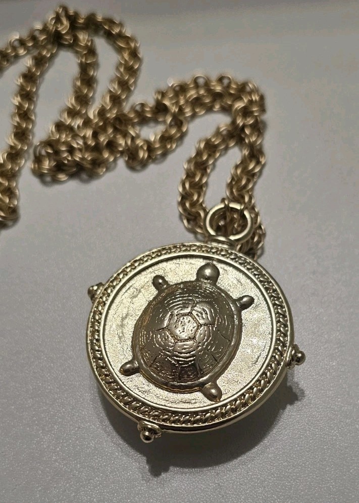 Chico’s Reversible Faux Turquoise Gold Tone Turtle Medallion Necklace Boho Coin