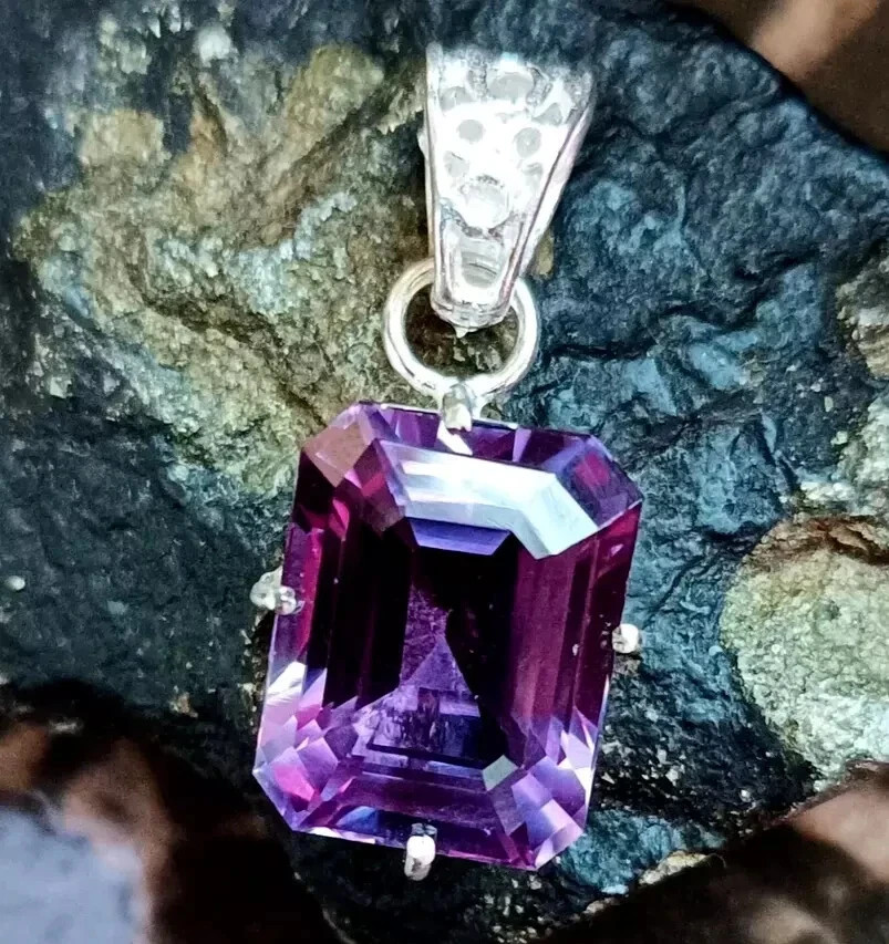 25 CT+ Natural Color Change 925 Silver Alexandrite Pendant Certified Gemstone