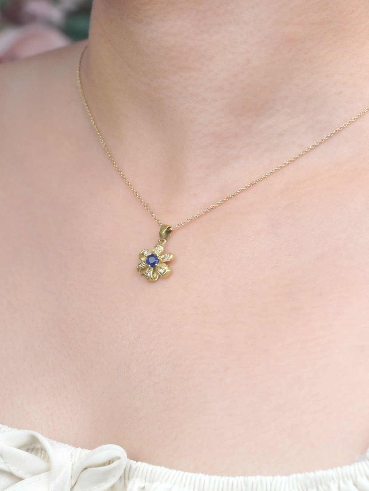 9K Yellow Gold Natural Sapphire Diamond Floral Shape Vintage Style Pendant