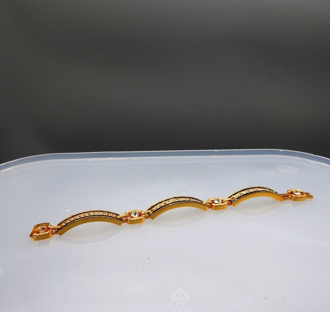 Camrose and Kross Jacqueline Kennedy Swarovski Crystal Link Bracelet New in Box