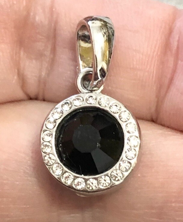 Elo7 18k Gold Plated Crystal Halo Black Zircon Filigree Back Caged Puff Pendant