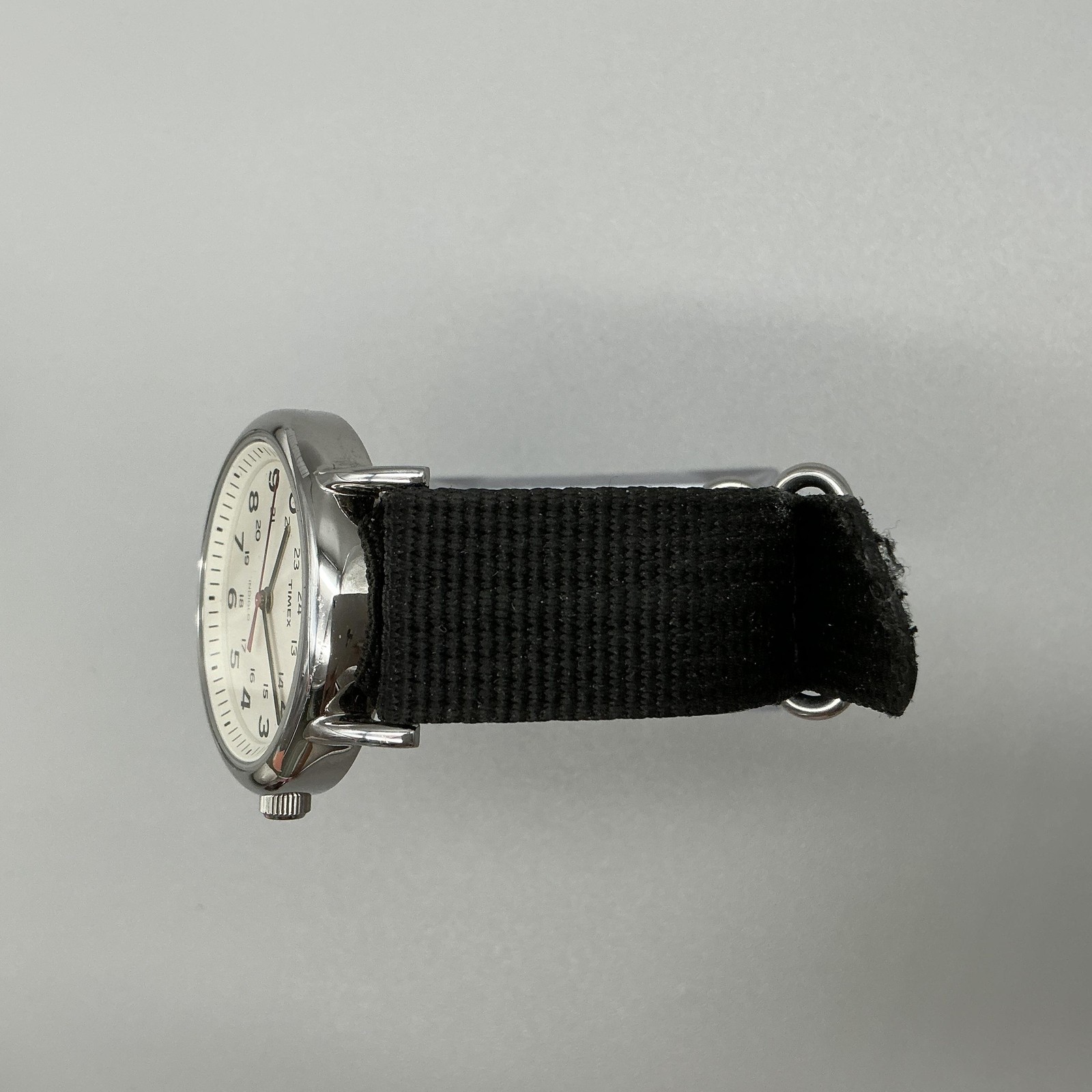 Timex Weekender Indiglo WR 30M Mens Watch 38mm Cream Dial Black Nylon Strap