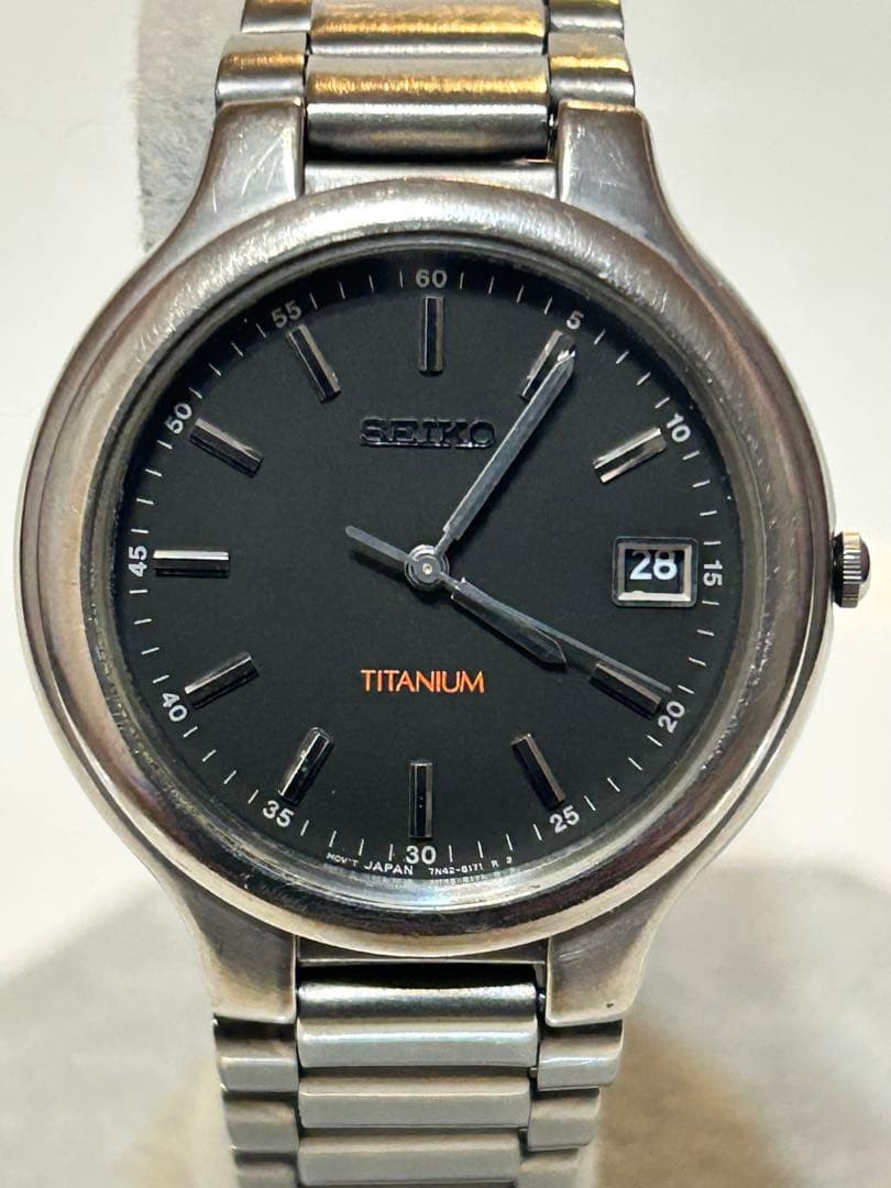 SEIKO Titanium 7N42-8100 Quartz Watch, Working Condition
