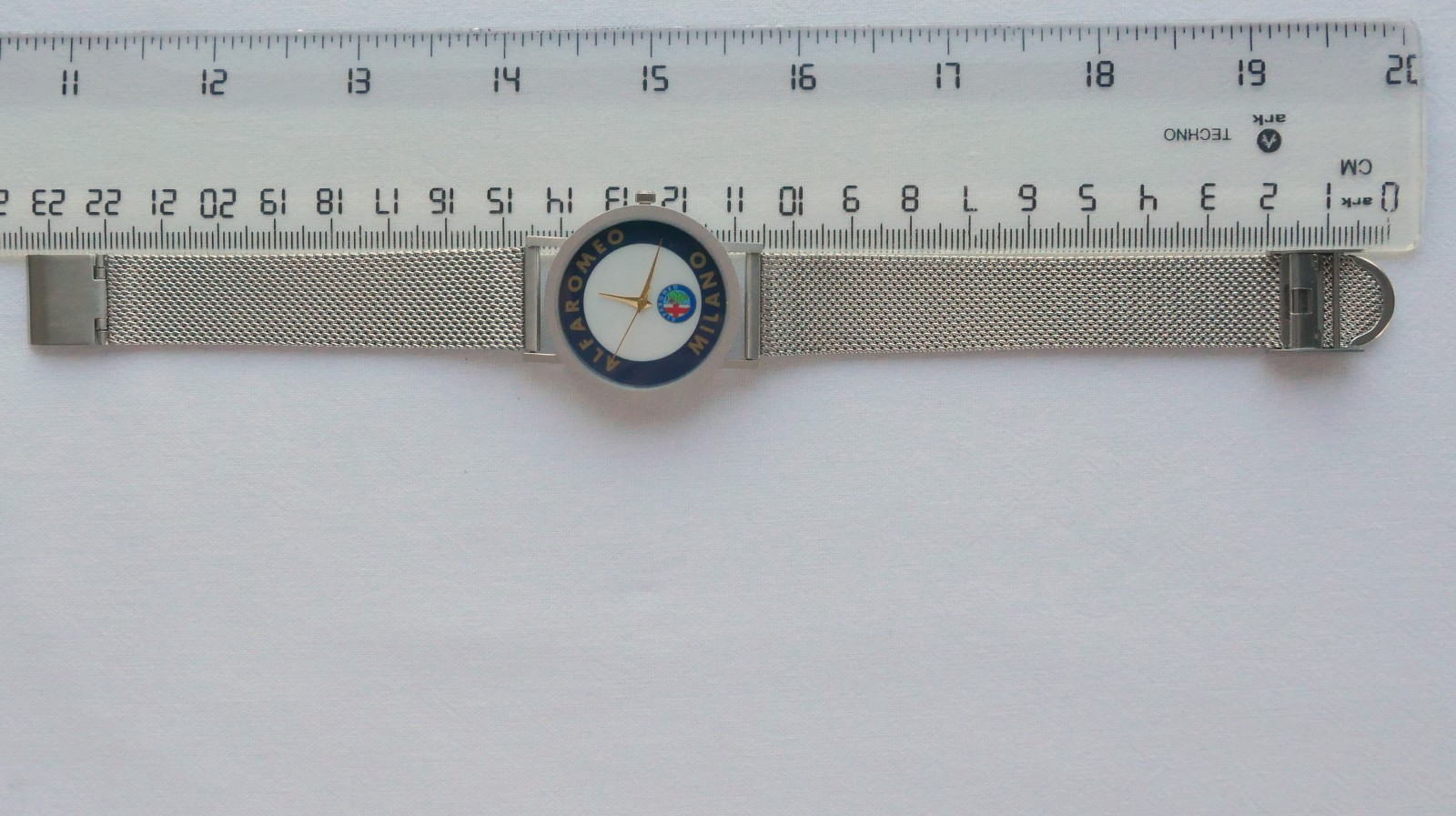 Alfa Romeo Milano Spider Classic Driver Pilot Racing Sport Car Accessory Watch