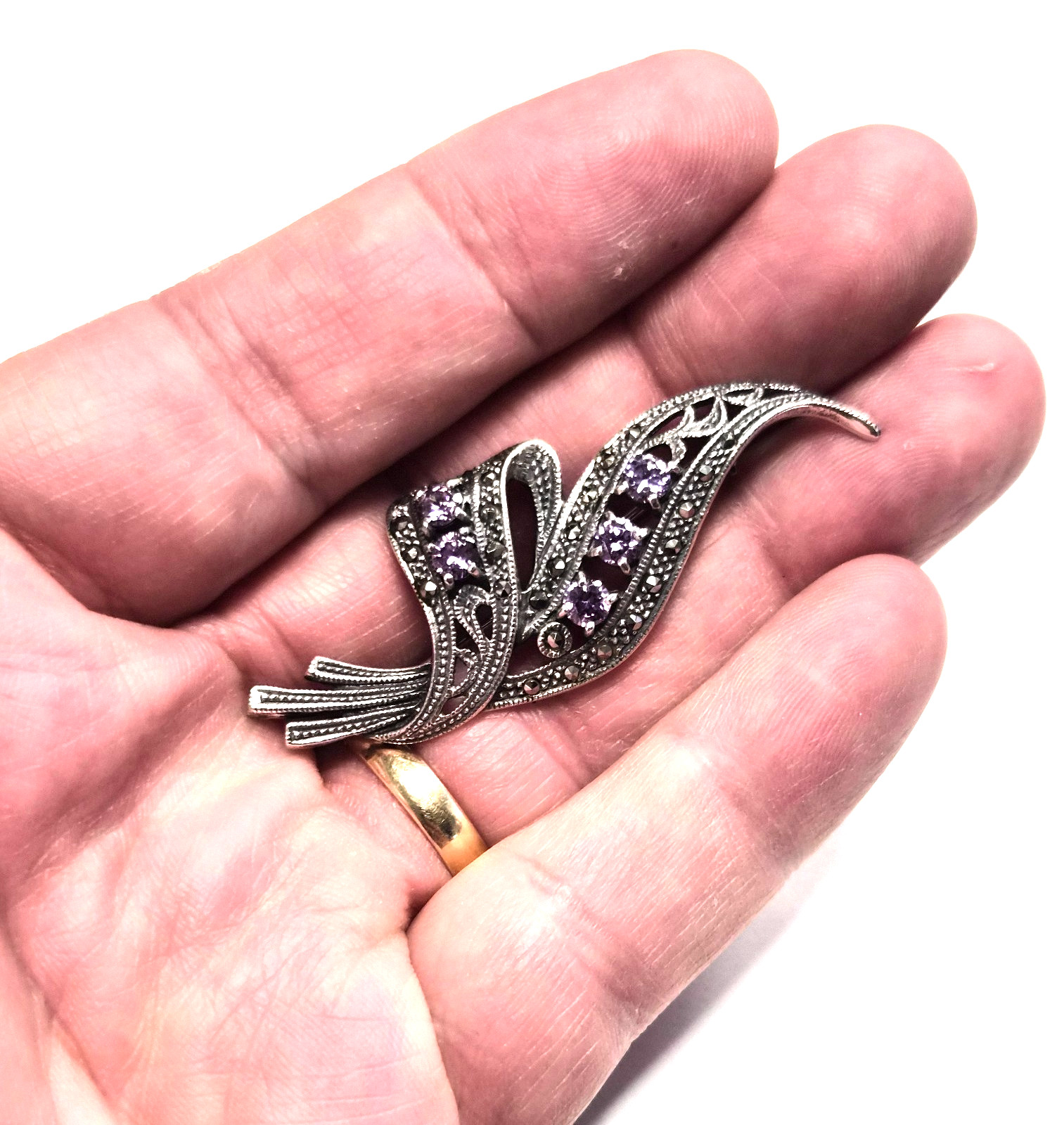 Vintage 925 Sterling Silver Amethyst & Marcasite Art Deco Style Leaf Brooch Pin