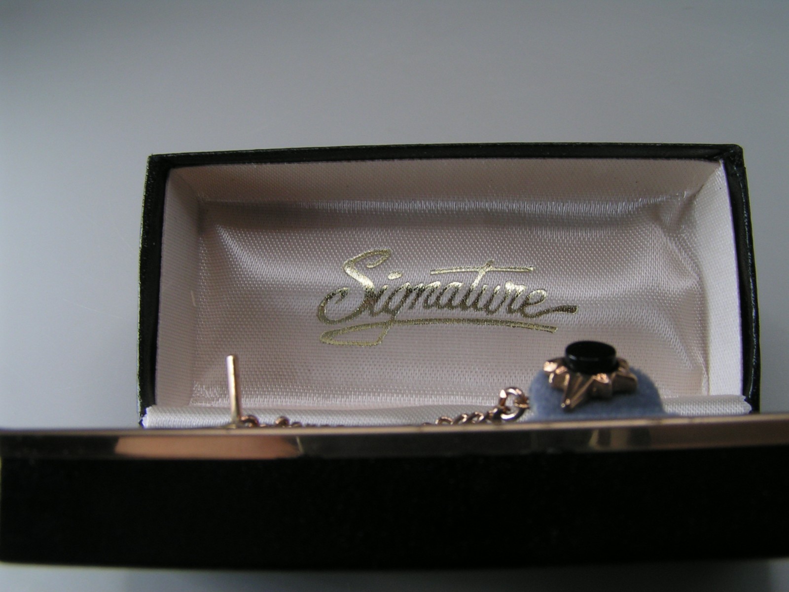 Vintage Signature Brand Gold-Tone Starburst Tie Tack with Black Onyx Stone-Chain