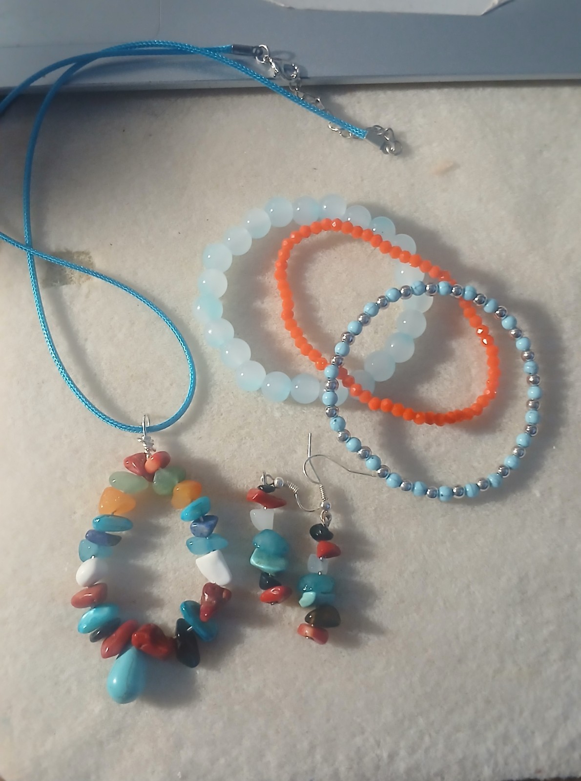 3 piece jewelry sorted beads bracelets/earrings/ necklace