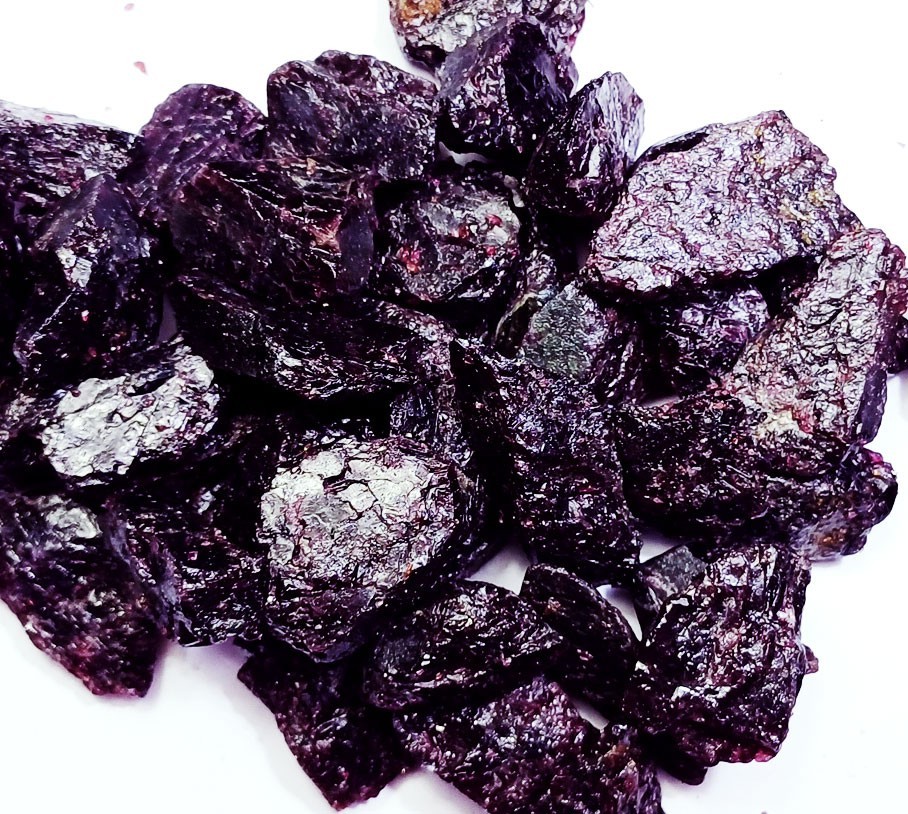 Natural Red Painite Earth Mined Rough 102.15+ Ct Certified Loose Gemstone