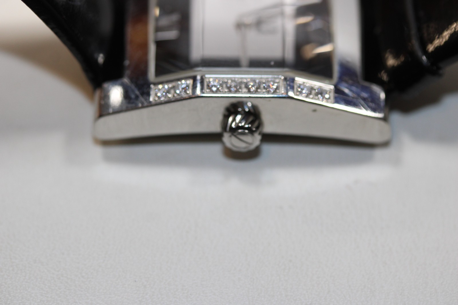 Alfred Dunhill Stainless Diamond Accented Women’s Watch,Leather Band.New battery