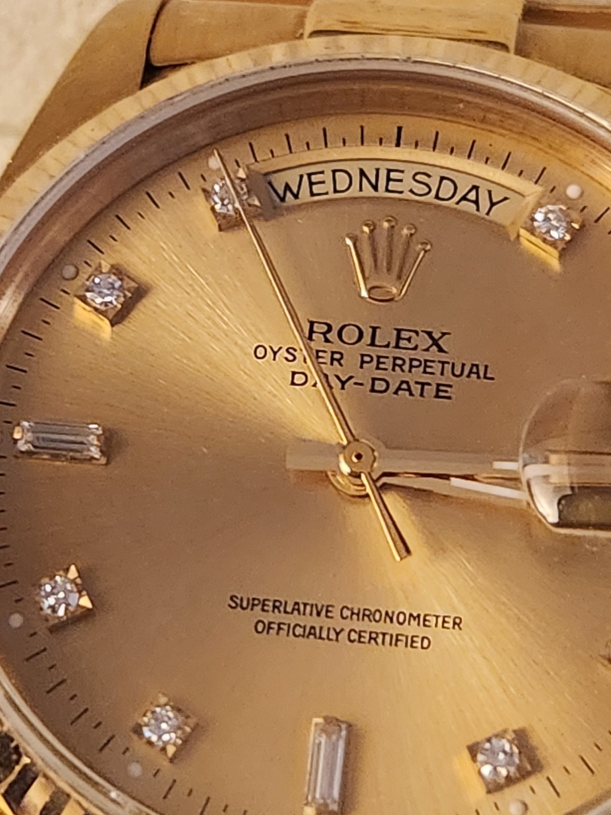 UNPOLISHED NO-STRETCH ROLEX DAY-DATE 18238 FACTORY DIAMOND DIAL 18K YELLOW GOLD
