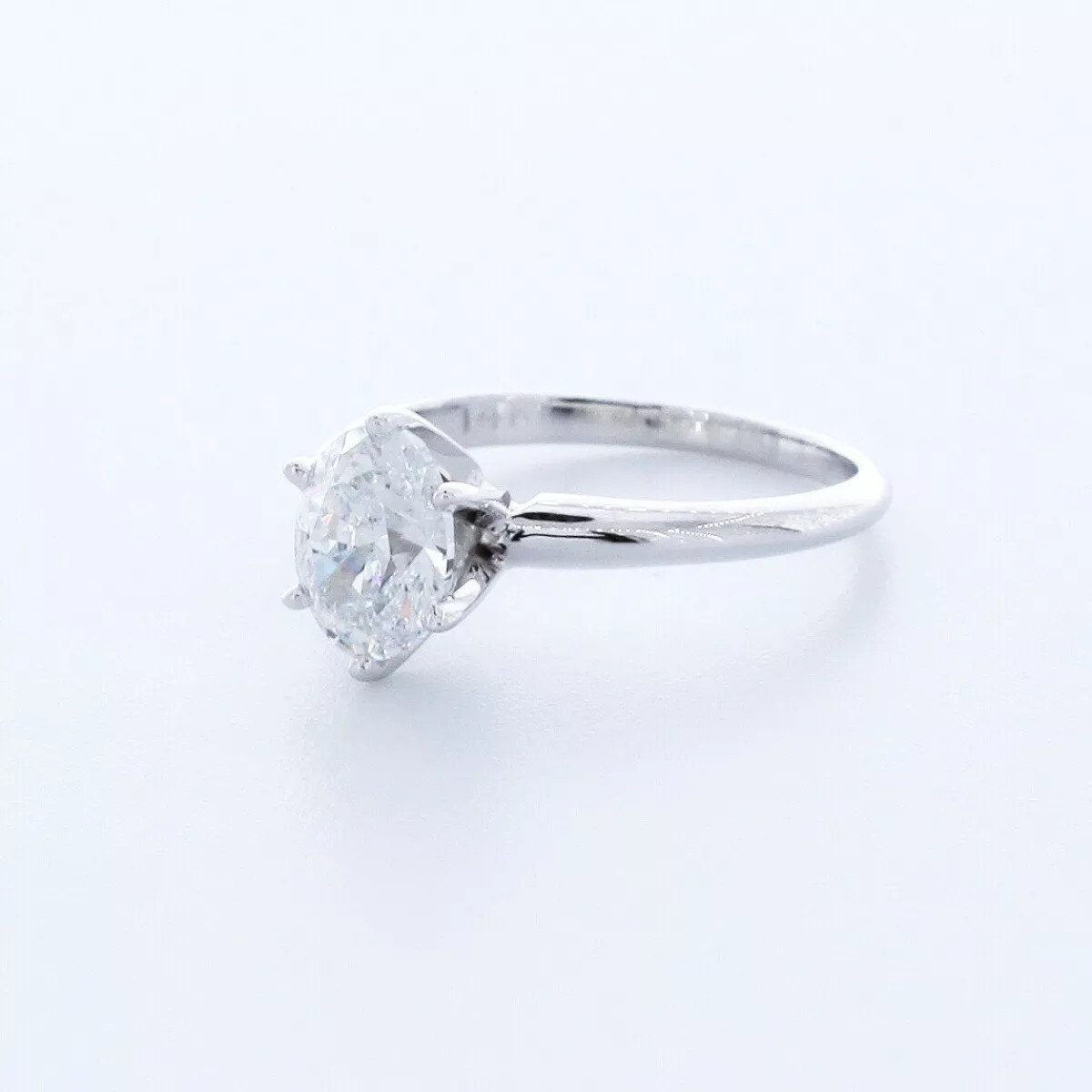Solitaire Engagement Ring 14K Gold Classic 0.96 CT Oval Lab-Grown Diamond E VS2