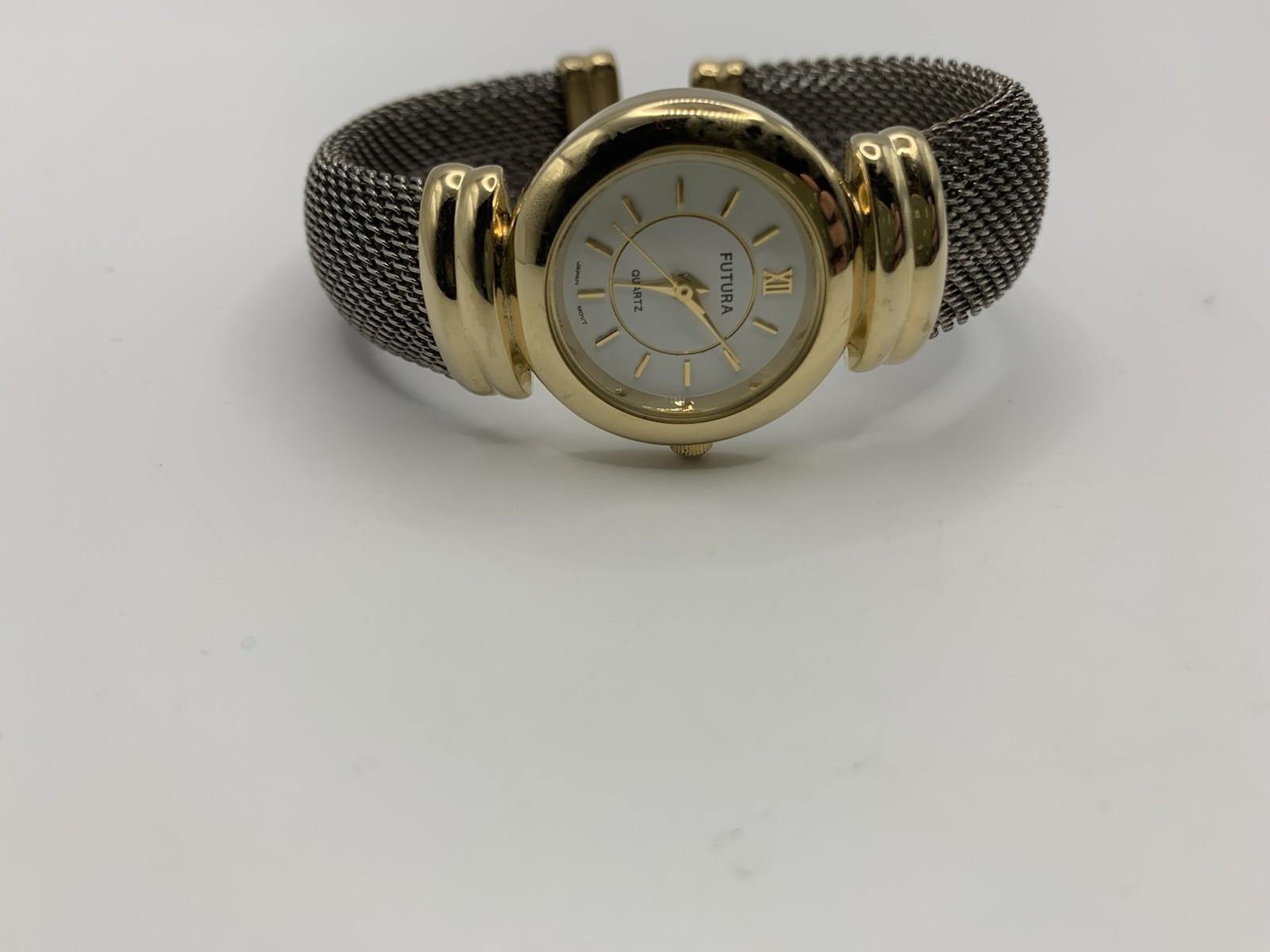 Futura Quartz Women’s Wristwatch Japan Mov’t 1821QB V377 Stainless Back