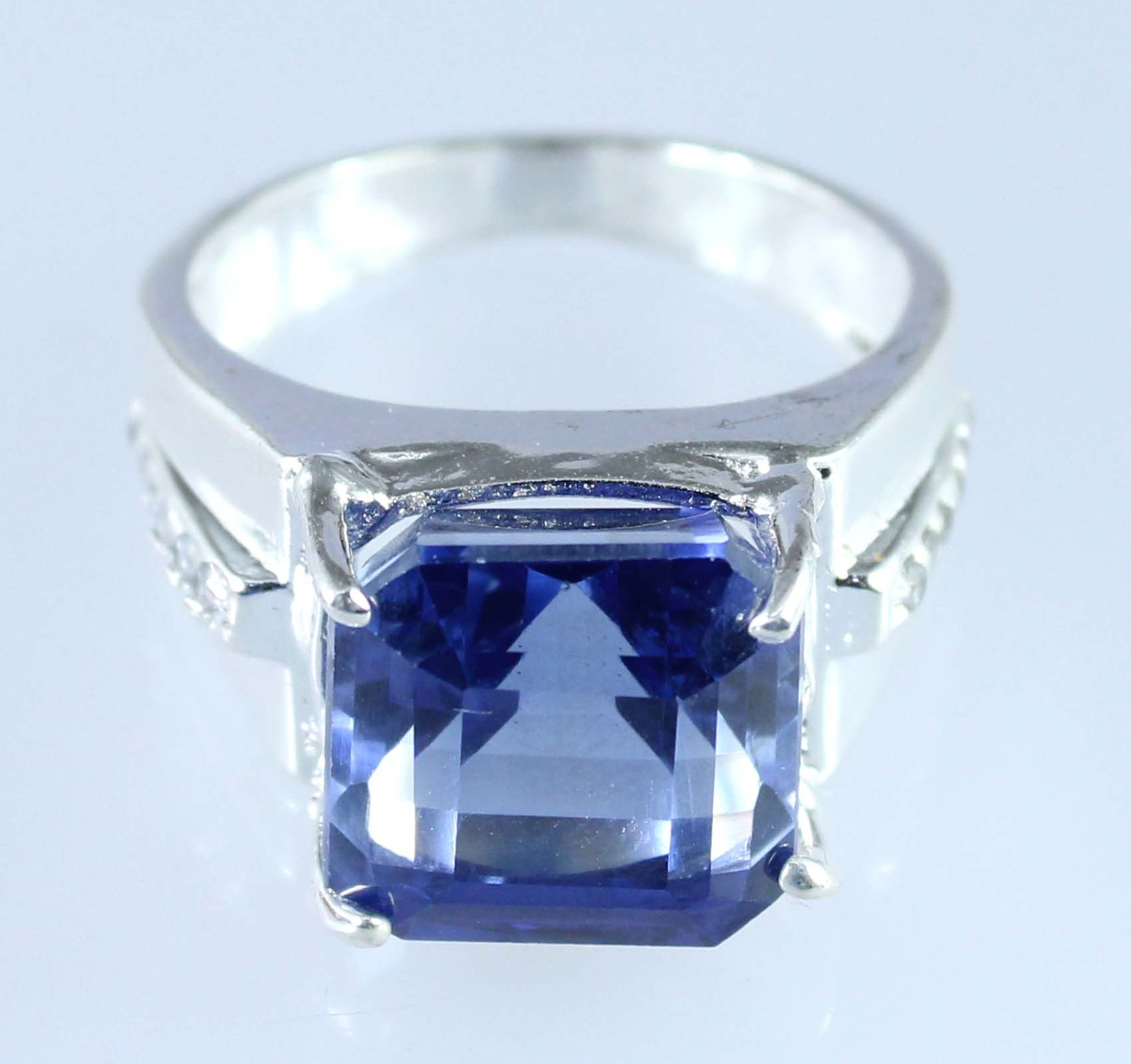 Blue Sapphire 15.56 Ct/12 mm Natural Octagon Cut Gemstone Certified Men’s Ring