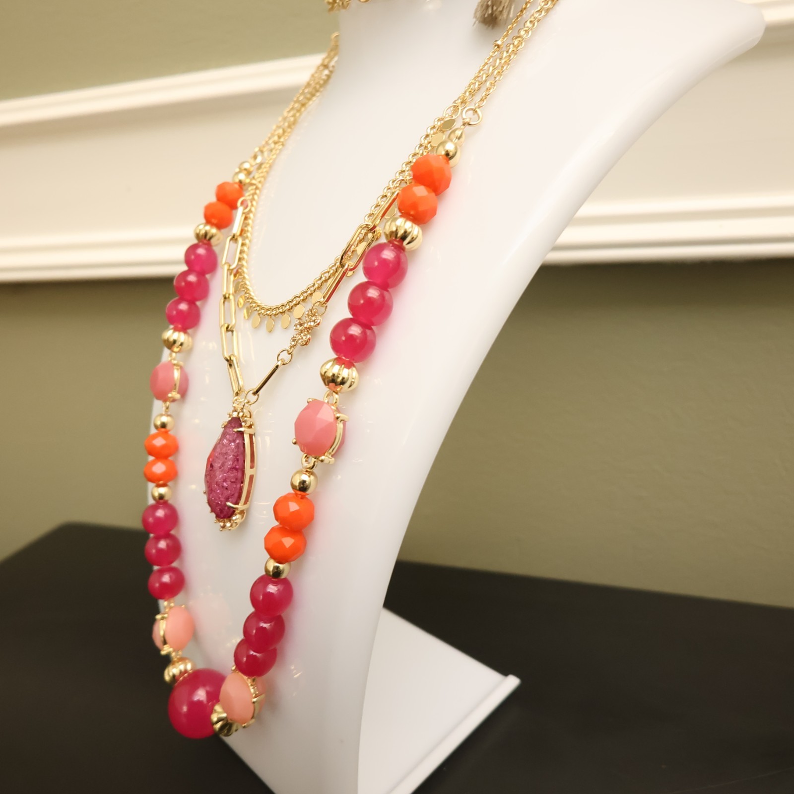 Pink necklaces lot 2 pieces 1 lonna & lilly signed teardrop pendant 1 unbranded