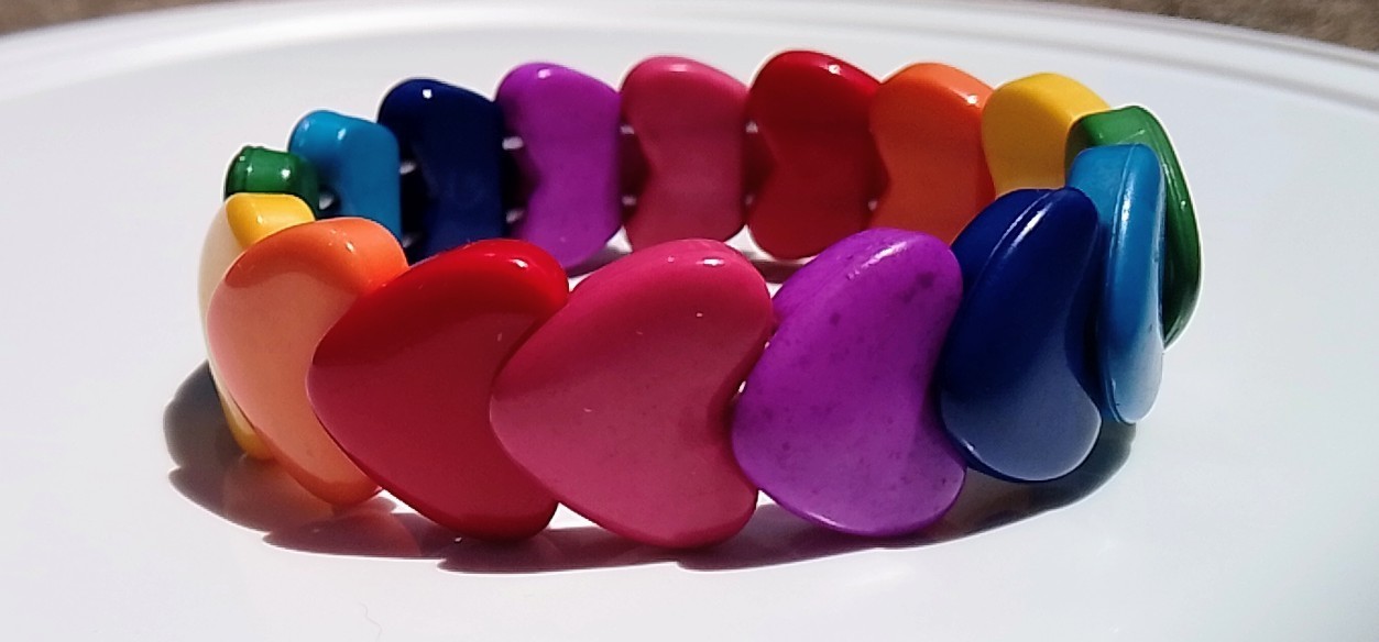 Rare Mod retro 1980s Vintage stretch Interlocking heart bracelet Y2k Rainbow