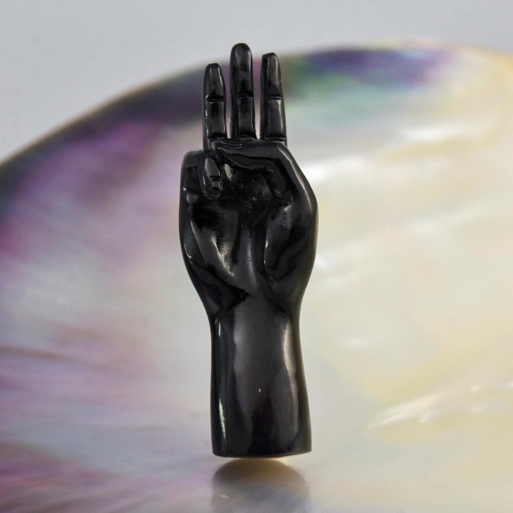 Black Bovine Horn Three-Finger Salute Hand Gesture Carved Jewelry Supply 2.59g