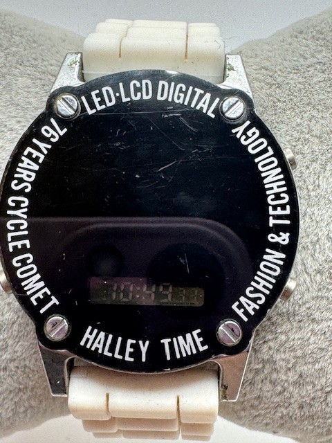 Vintage 1985 Bandai Halley Time 76 Years Cycle Comet LED LCD Digital Watch WORKS