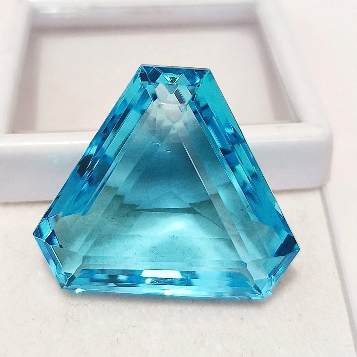 Ocean Blue Aquamarine Fancy Trillion Cut 90+ Ct EGL Certified VVS Loose Gemstone