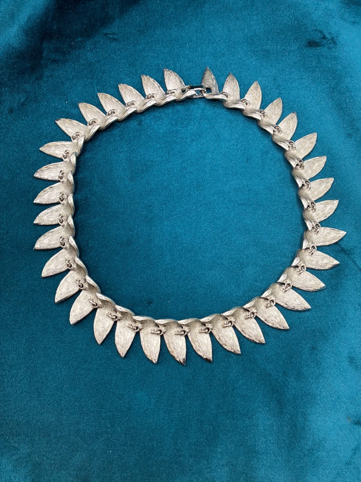 Vintage Silver Tone MCM Necklace Textured Leaf 15 1/2″