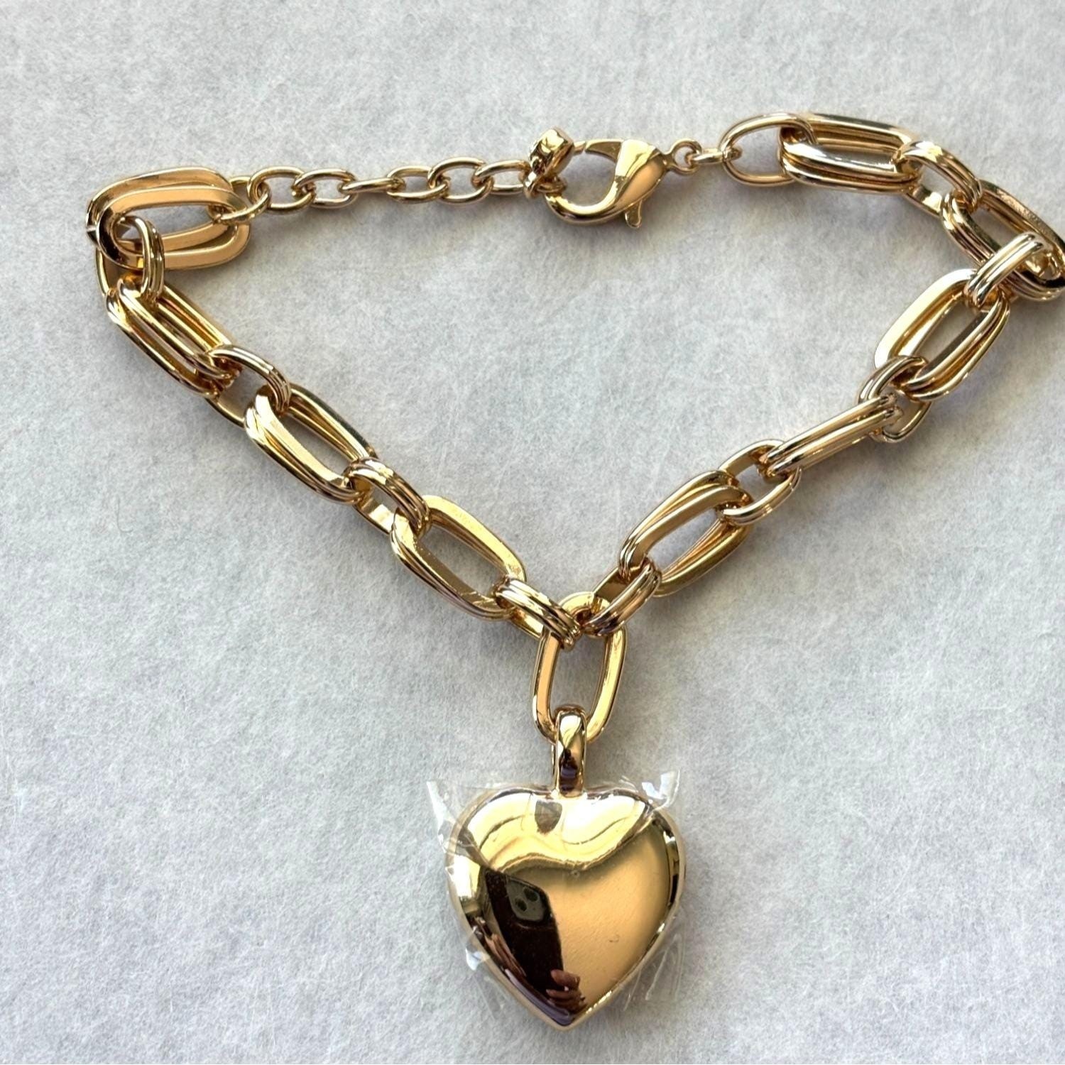 Gold Chunky Chain Bracelet With Heart Pendant Lobster Clasp Closure