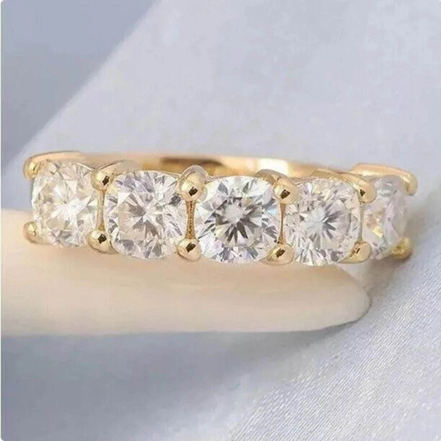 Diamond Band Wedding Cushion Cut Lab Grown 2.2 Carat 18k Yellow Gold VVS E F CVD