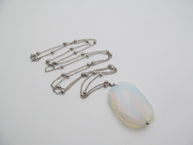 Vintage Iridescent Clear Glass Stone Oval & Ball Long Chain Link Necklace 37 In