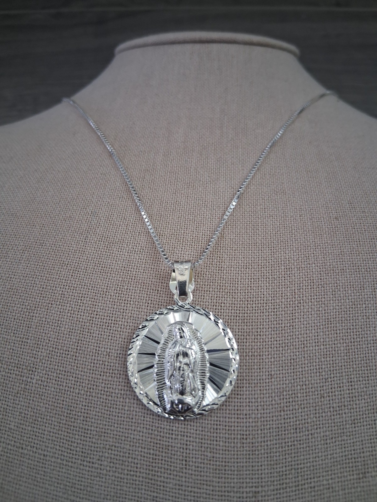 cadena y virgen de Guadalupe plata 925 plata real 22″ de larga 1mm anchor