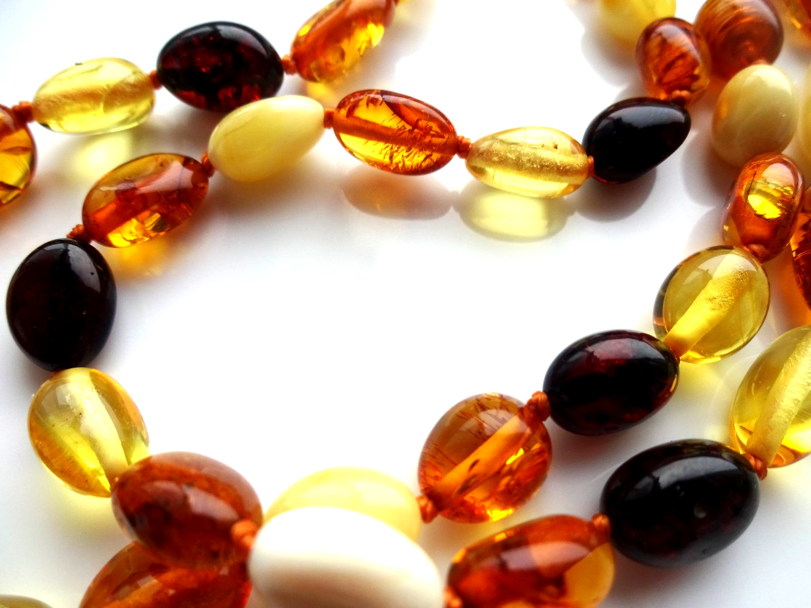 Genuine Baltic Amber Necklaces Polished Multicolor Oval Beads 45cm (17.7″)