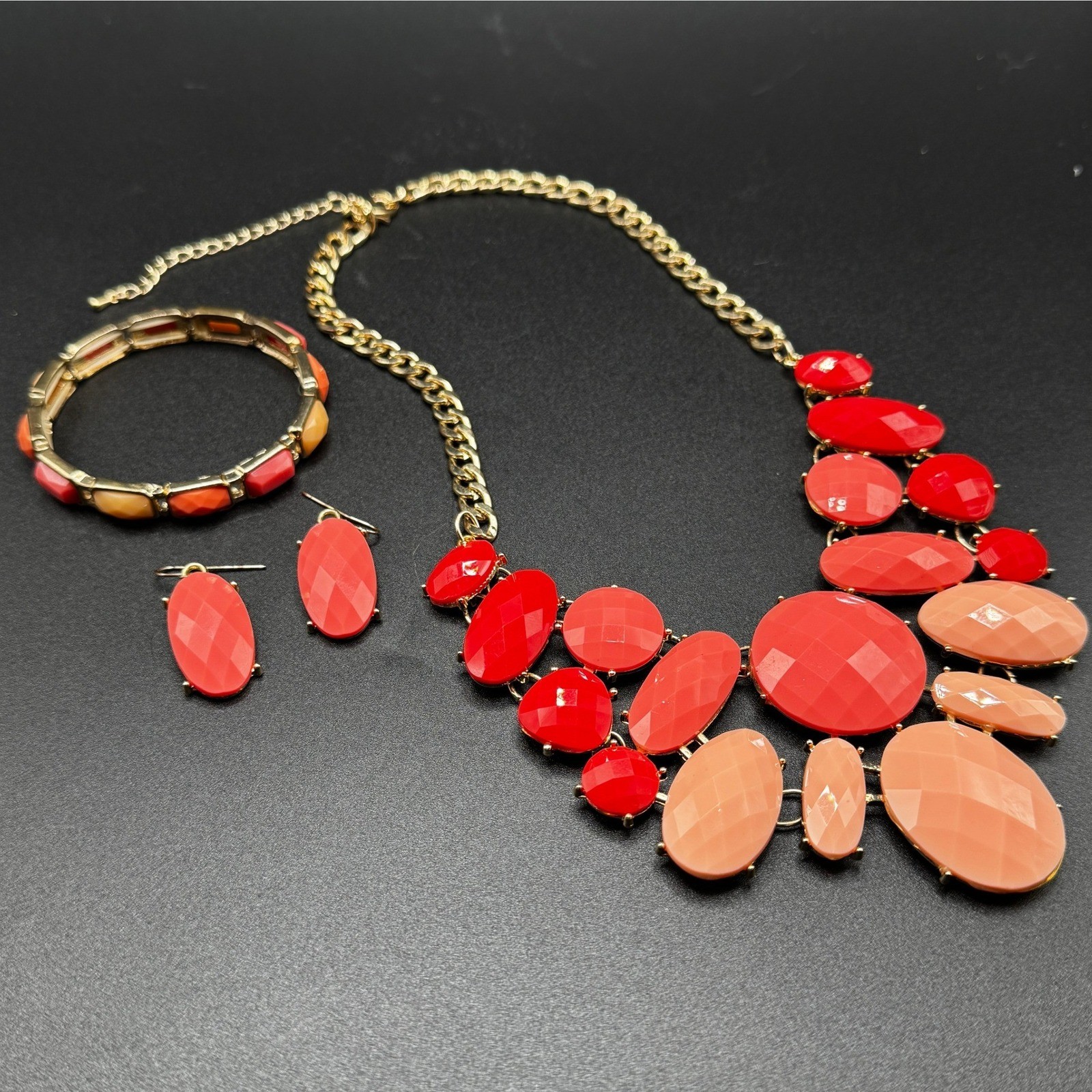 Chico’s Coral Red Statement Necklace Bracelet Earring Set Gold Tone Faceted Bold