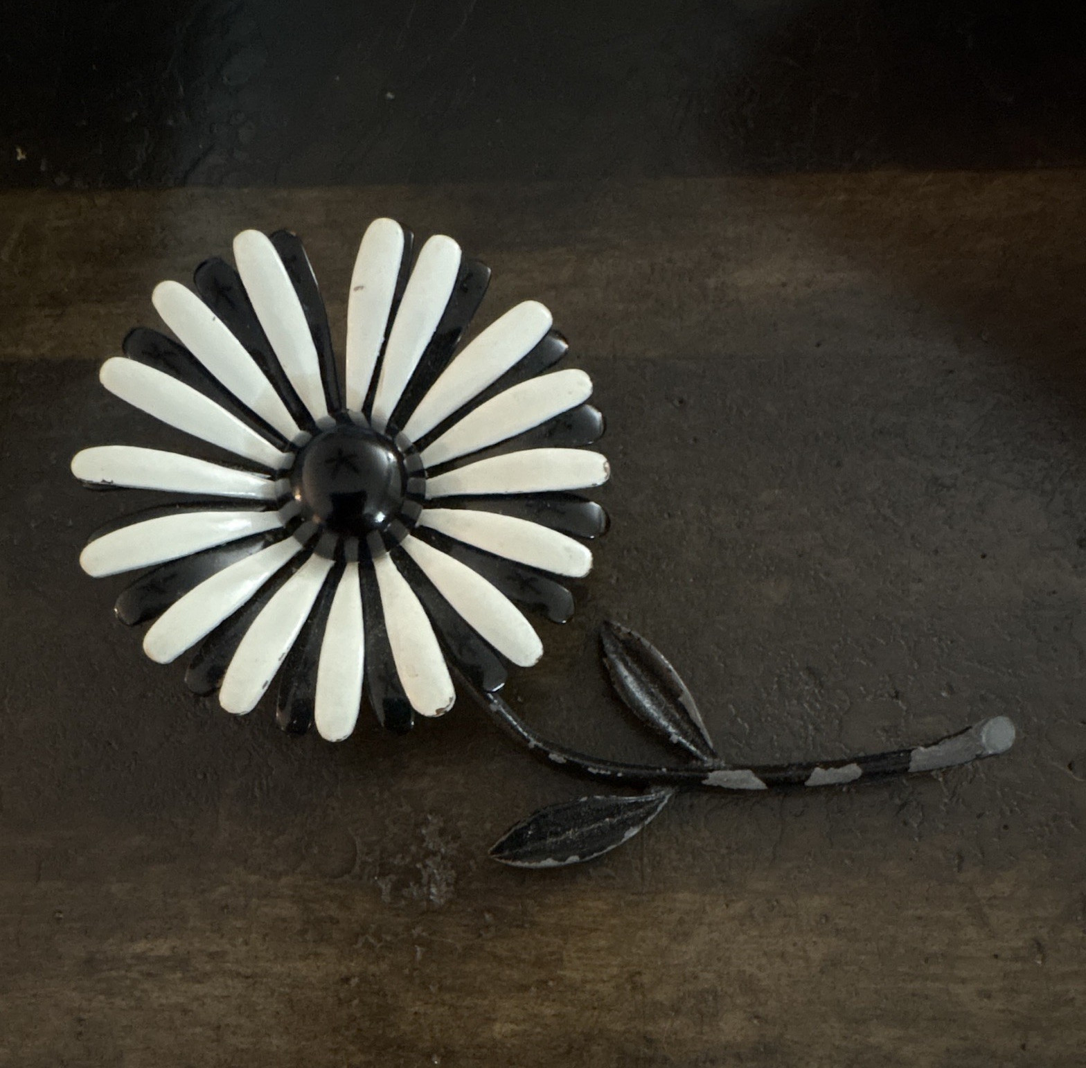 Black & White Enamel Flower Brooch Pin, Metal, Flowers & Plants Theme