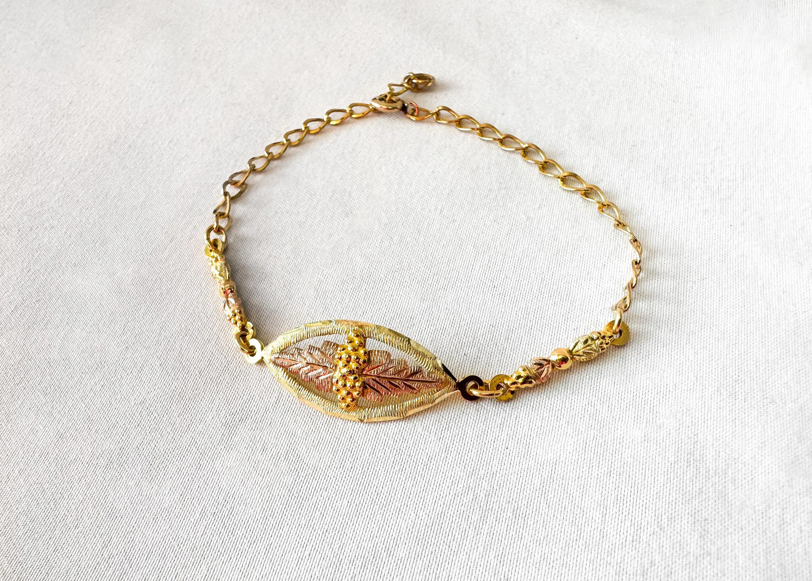 Vintage 12K 10K JCO Black Hills Gold Oval Leaf Motif 12K Gold Filled Bracelet