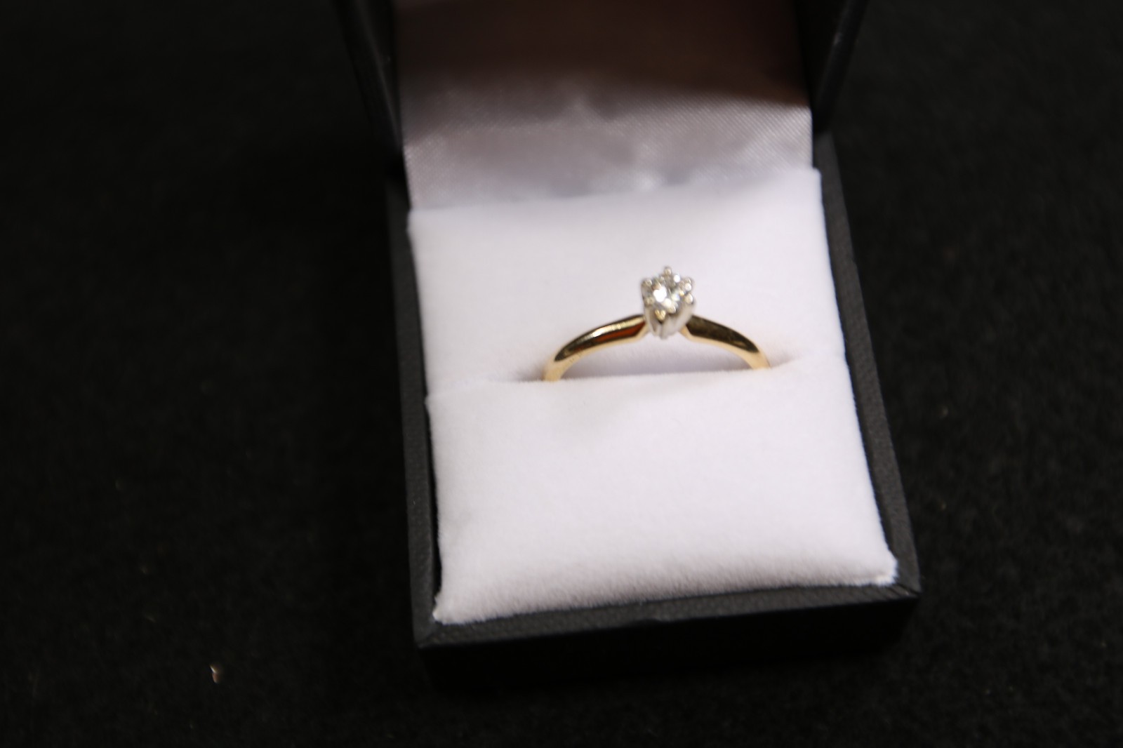 CF Engagemnet Diamond Ring .20 Carat 14K Yellow Gold 2.4 Grams .20 TCW Sz 9 F/S