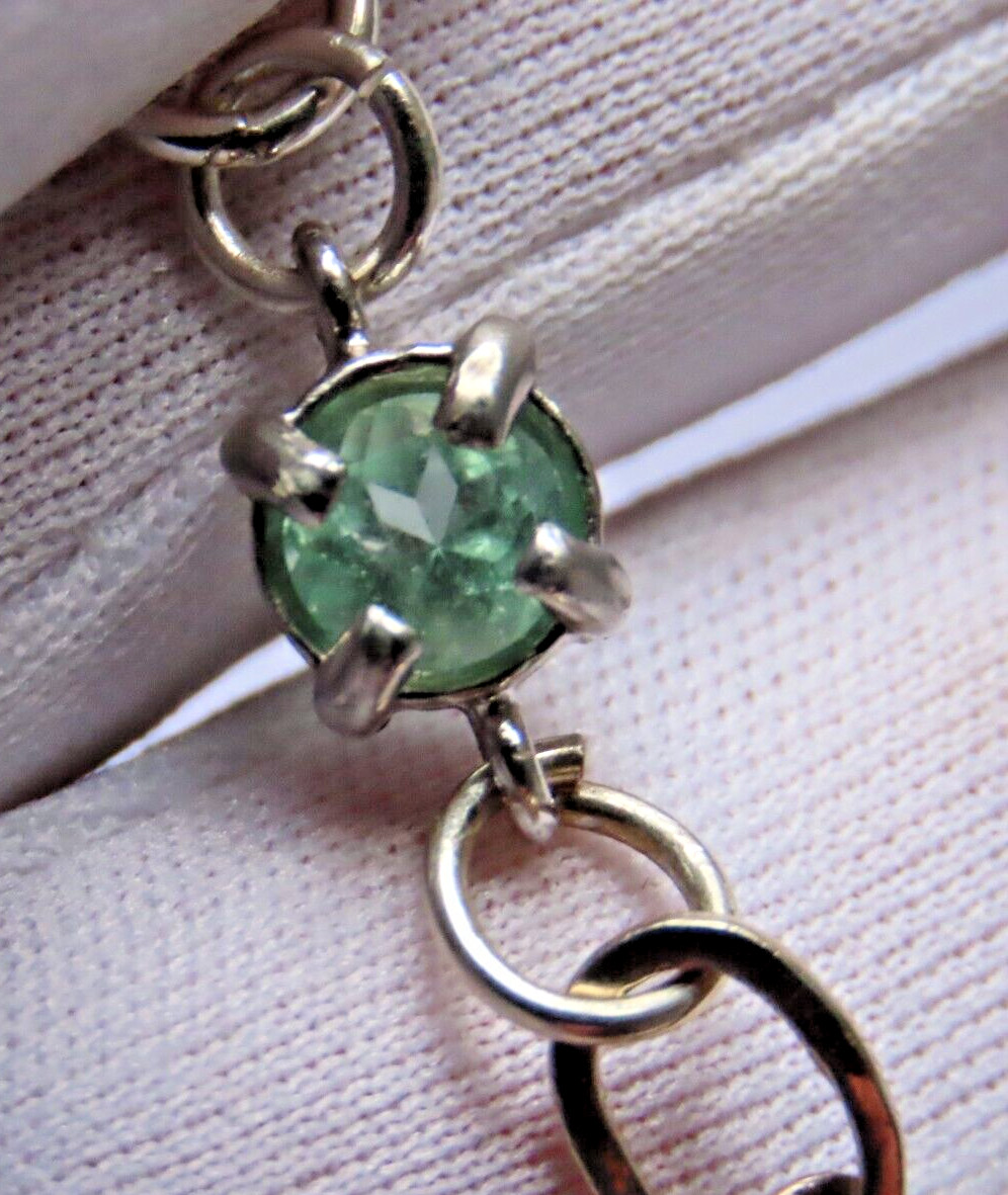 Colombian emerald pendant in 925 silver filigree