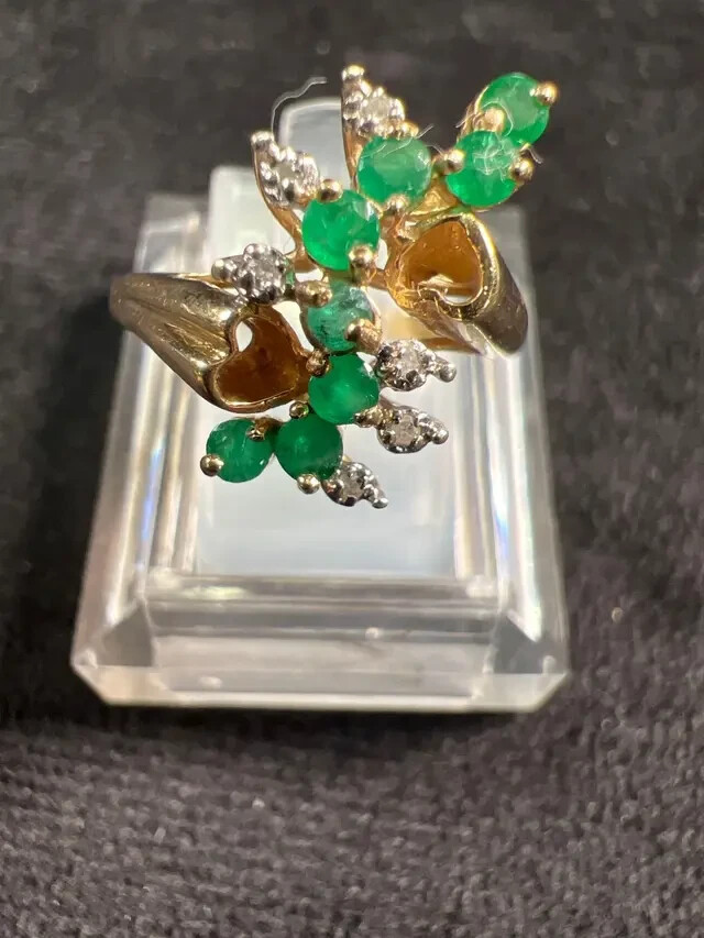 14K Gold Ring DIAMONDS & EMERALDS size 7