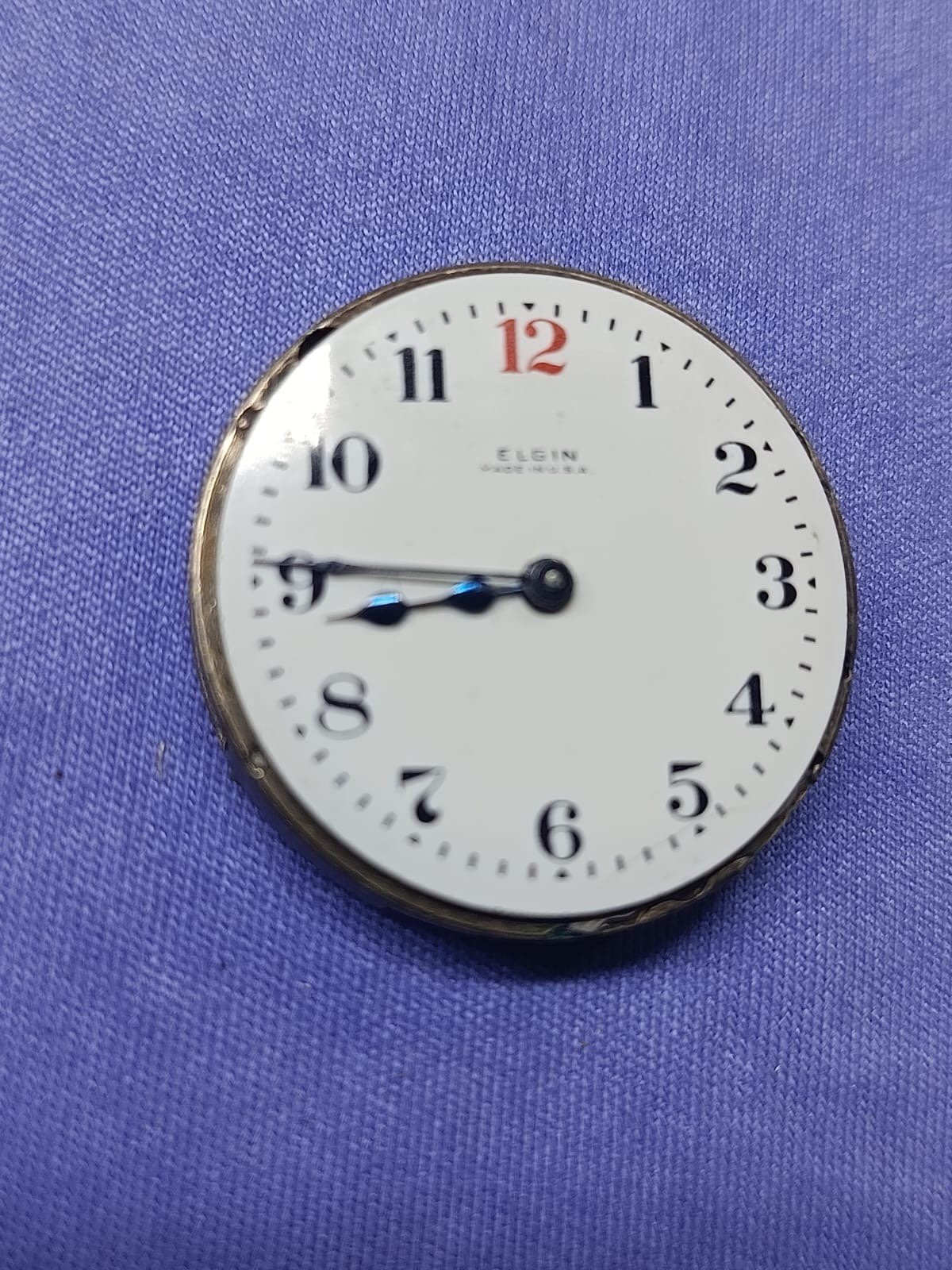 Elgin vintage watch movement. Approx. 27.9mm USA ticking