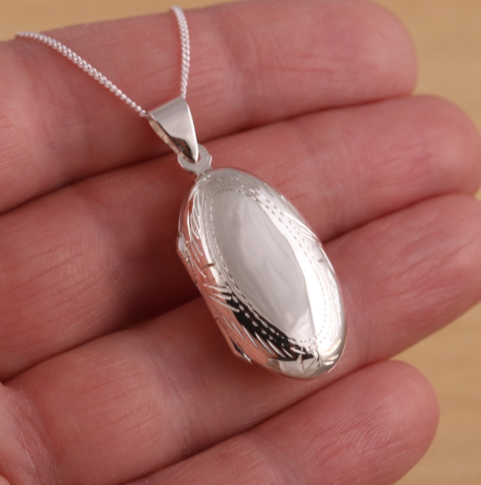 Solid 925 Sterling Silver Engraved Oval Photo Locket Pendant Necklace Chain Box