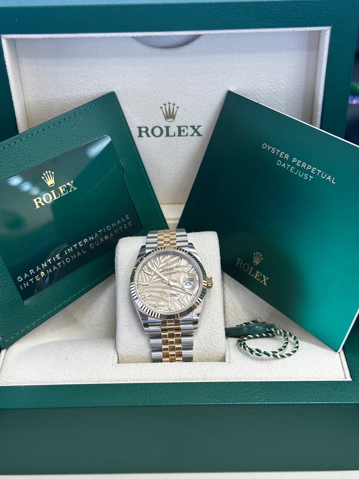 2023 | Rolex Datejust 36 | 126233 | Palm Dial | Jubilee | Fluted | Box & Papers.