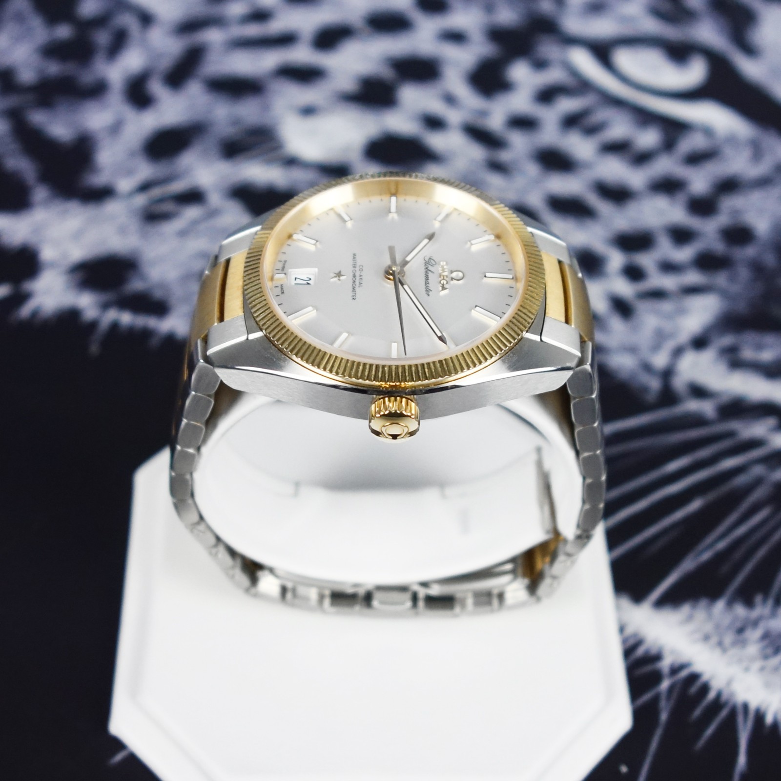 Omega Constellation Globemaster Full Set 2 Tone Gold & Steel 130.20.39.21.03.001