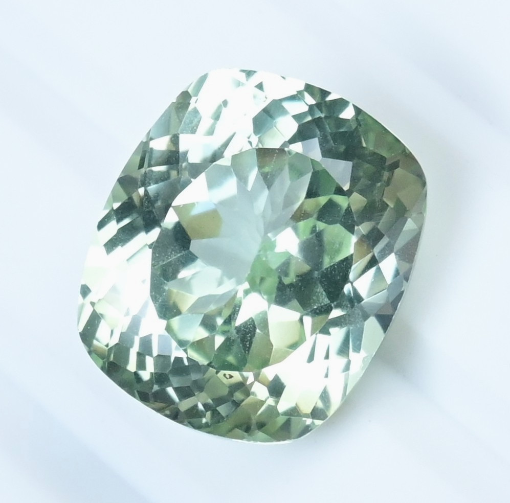 14.10 Ct Natural Green Montana Sapphire Cushion Certified Flawless Gemstone