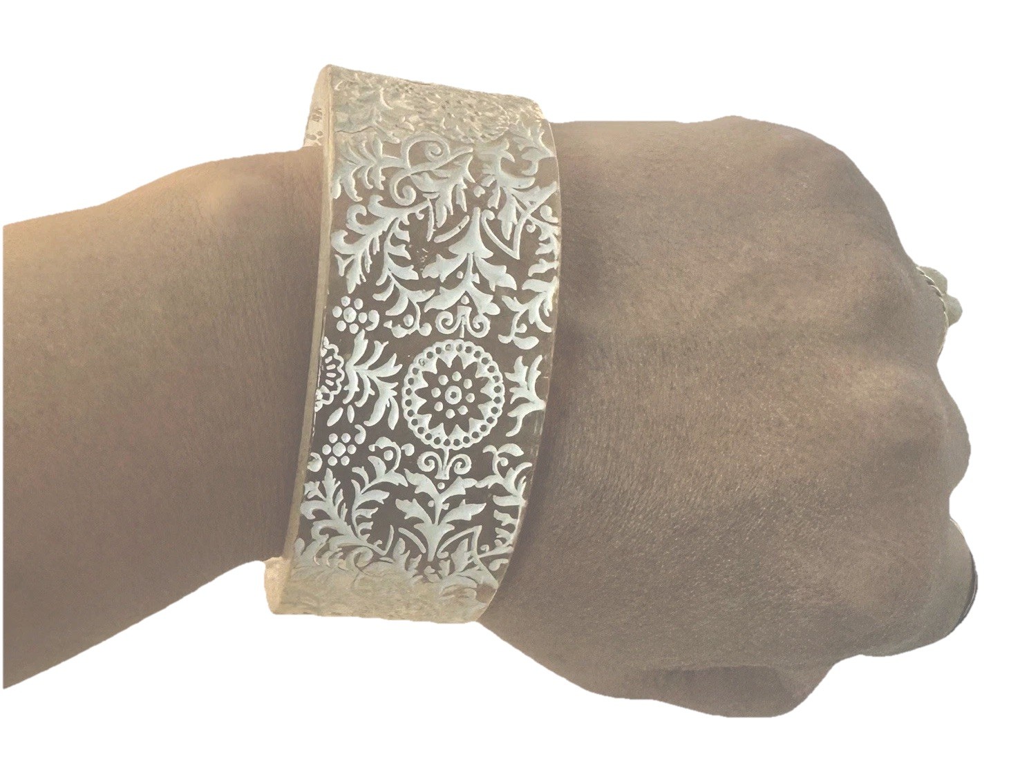 Vintage 1950s Carved Lucite Cuff Bracelet – Raised Floral Ethnic Pattern,Painted