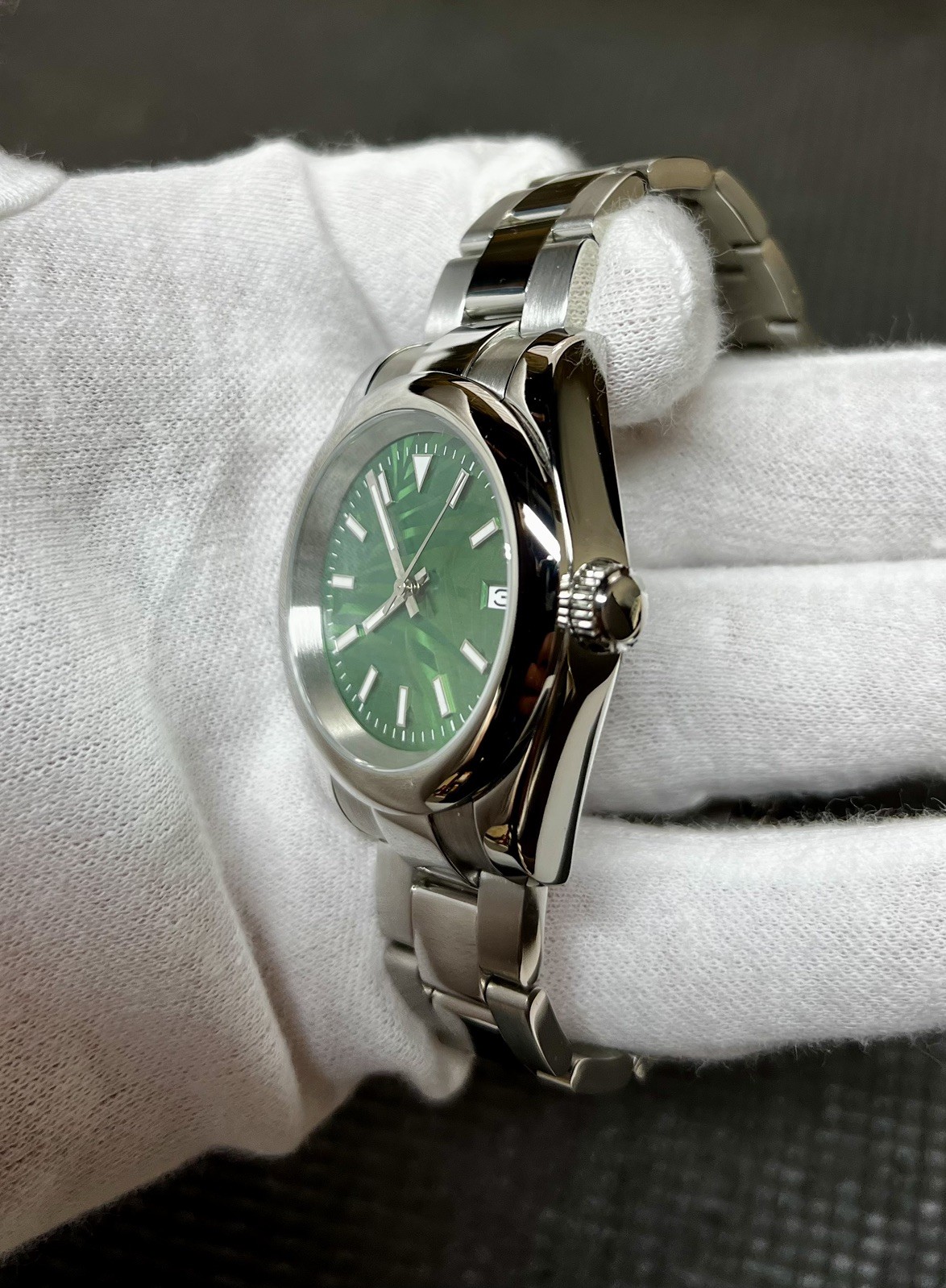 Custom Made 39mm Watch with Green Palm Dial, NH35A TMI Movement