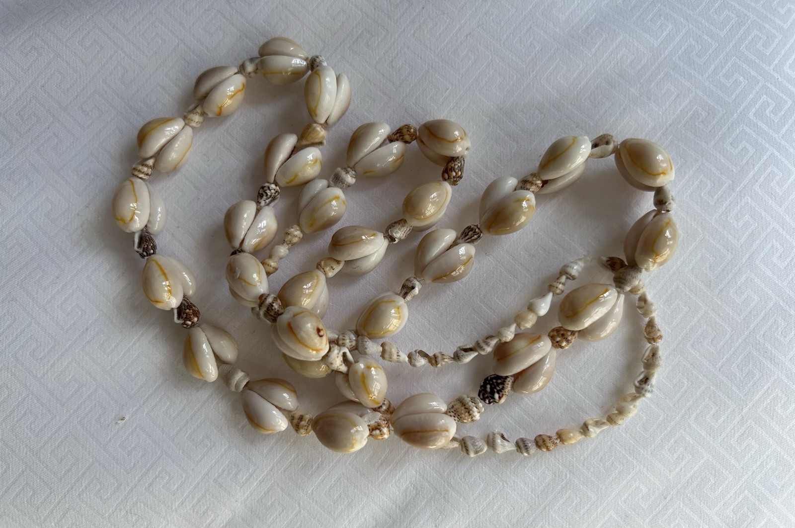 Beautiful Cowrie Shell Necklace Seashell Lei White Cream Boho Long~ 18” Drop
