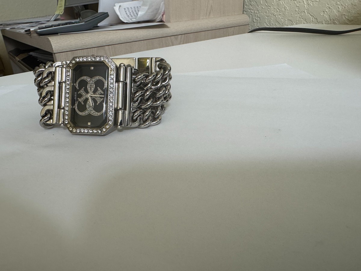 Vintage Guess Black dial Silver Chain G11644L Women’s watch